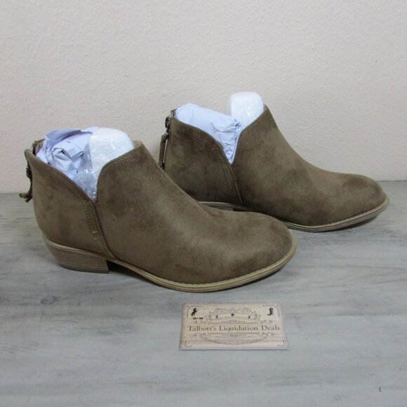 Journee Collection Women's 7.5 Livvy Side Split Ankle Booties Taupe - Picture 1 of 4